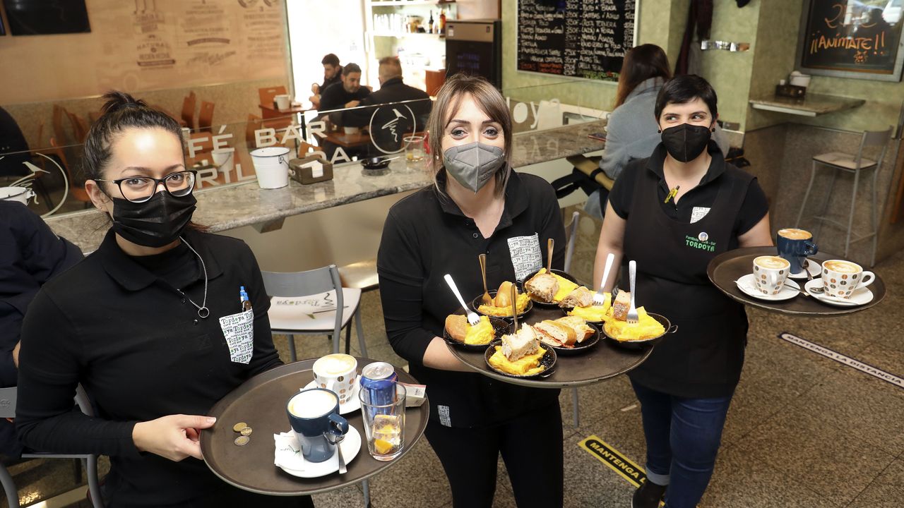 El fenómeno del Tordoya, el bar con la cocina abierta 21 horas y media al  día